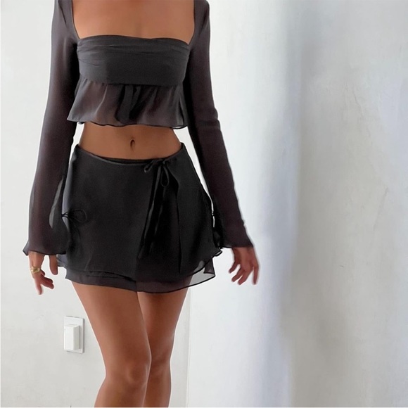 HOUSE OF CB 'Athena' Shadow Long Sleeve Floaty Top NWOT - Picture 6 of 13